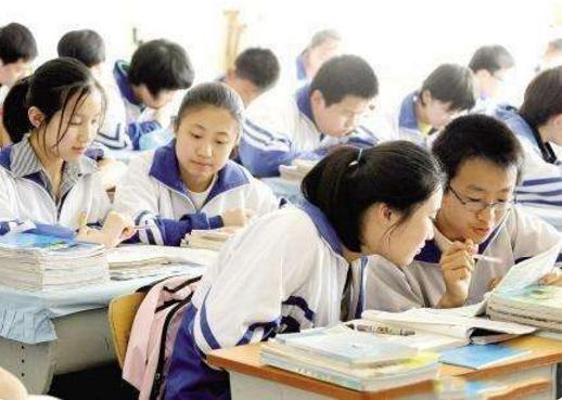 高中物理成绩不佳如何改善？为物理爱好者提供三条宝贵建议！插图