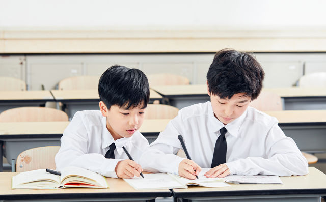 如何通过晨读和晚读来提升孩子的语文能力？插图