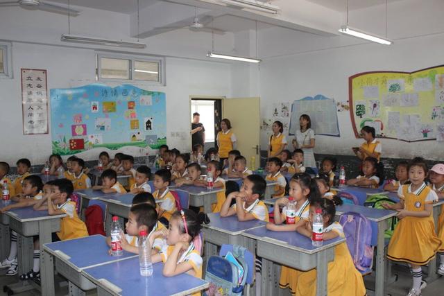 如何亲身感受幼小衔接的小学课堂氛围？插图