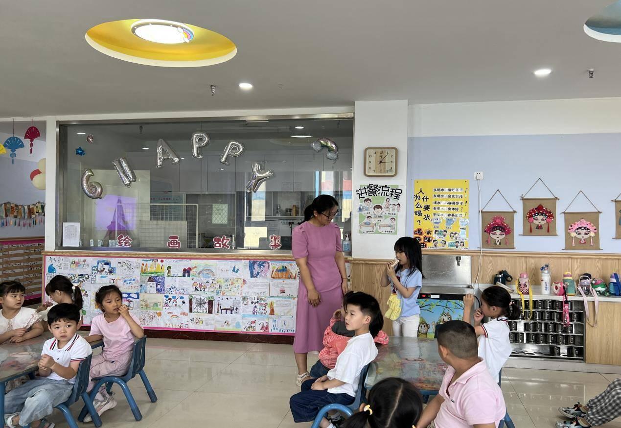 幼小衔接的升学焦虑是什么，家长拒绝传统方式自创学霸计划三年阅读千本绘本的创新教育法可行吗？插图