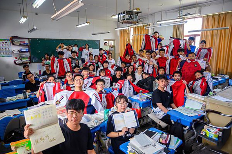 怎样才能帮助孩子戒掉手机瘾？如何逐步减少孩子对手机的依赖呢？插图