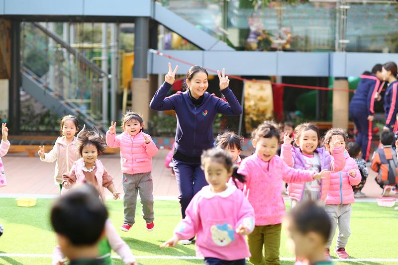 幼儿园大班怎么开始阅读大班阅读启蒙：如何选择合适的绘本与游戏插图