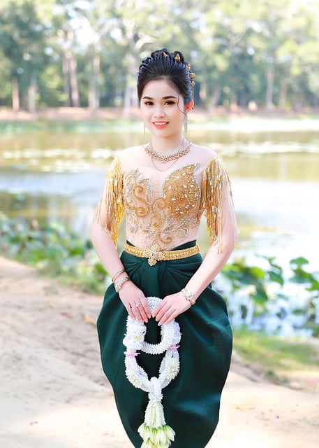 为什么头发会突然秃了一块，  应对突然脱发：你的心理健康与头发护理插图2